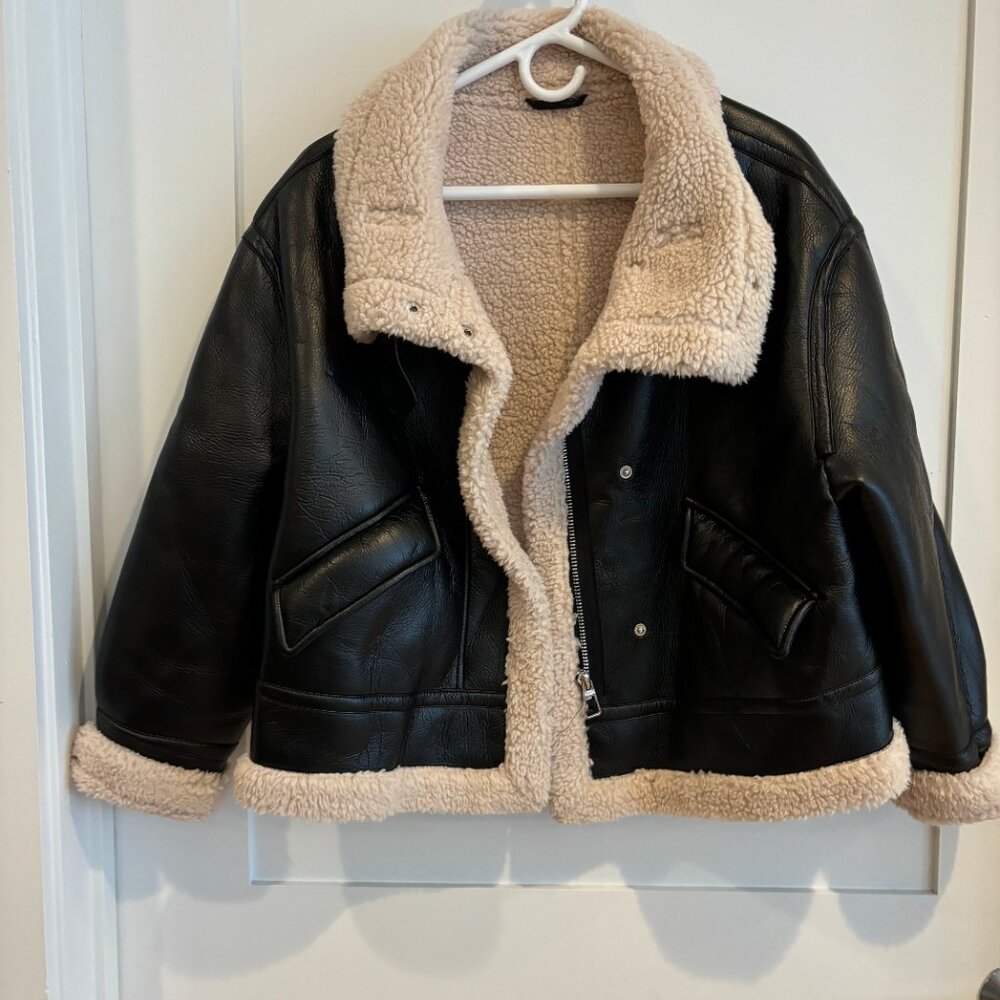 COMMENSE Women's Faux Leather Shearling Bomber Jacket - Size M - Picture 5 of 5